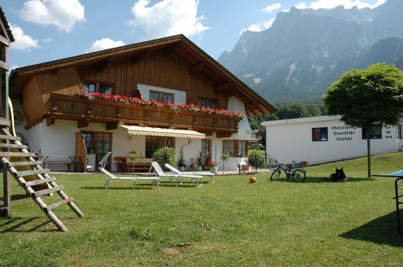 Haus Guem Apartment Ehrwald Exterior photo